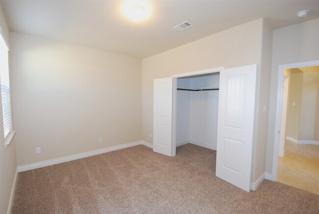Building Photo - 5607 S Denham Ridge Ln