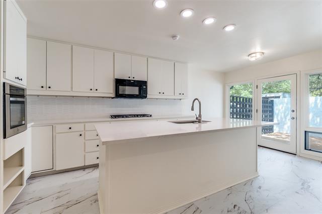 Building Photo - 6034 Prestonshire Ln