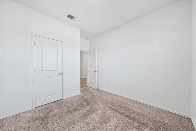 Building Photo - 13601 Mussel Rn