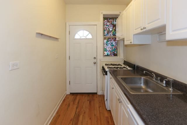 Building Photo - 714 W Barry Ave