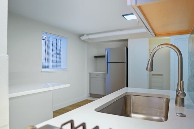 Building Photo - 1364 Lafayette St