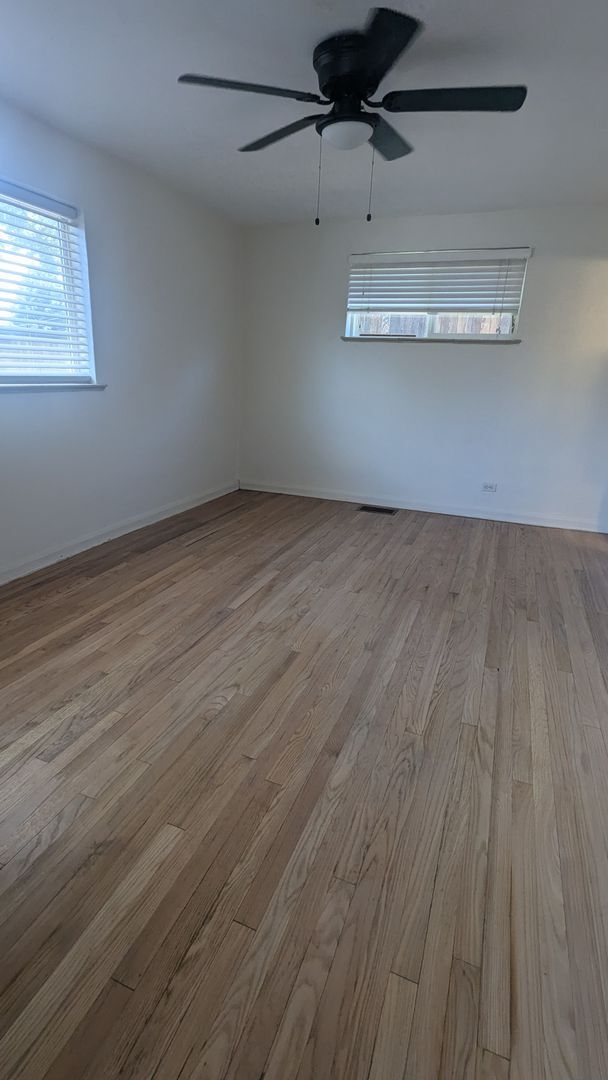 Building Photo - SUPER CUTE 1 BDRM IN DUPLEX HOME IN SLOAN'S LAKE AREA! GARAGE AND FENCED YARD!