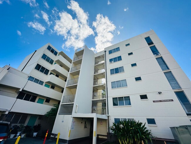 Building Photo - 1555 Pohaku St