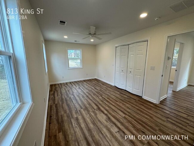 Building Photo - 4 Bed / 2 Bath Single Family (Available 6/...