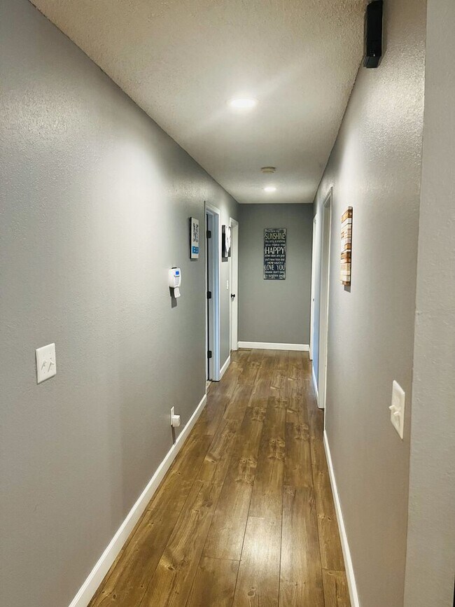 Building Photo - 14255 Camden Ln