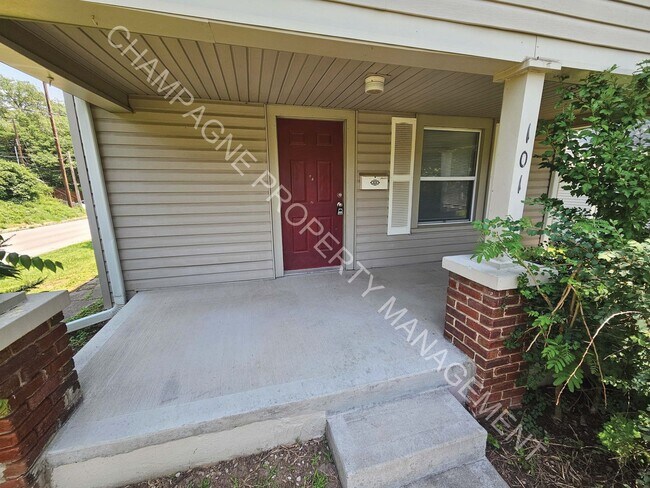 Building Photo - Charming 3-Bedroom Home with Covered Front...