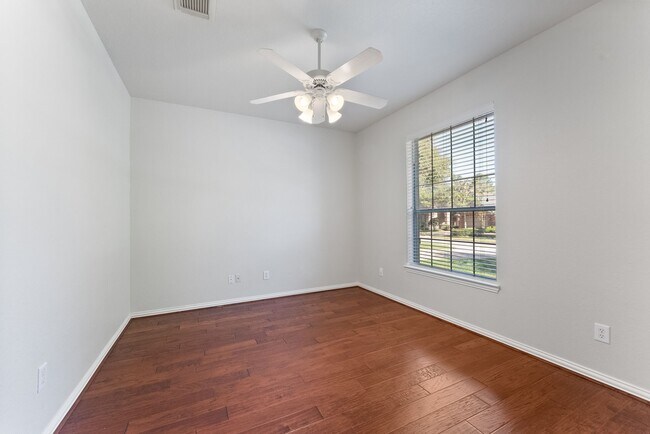 Building Photo - 31 N Warbler Bend Cir