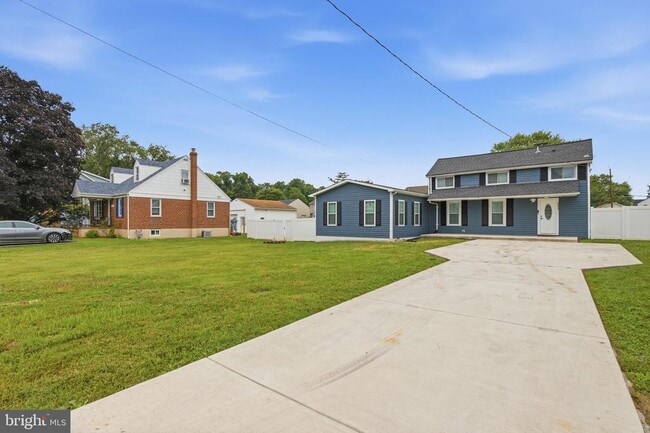 Building Photo - 3524 Meadowside Ave
