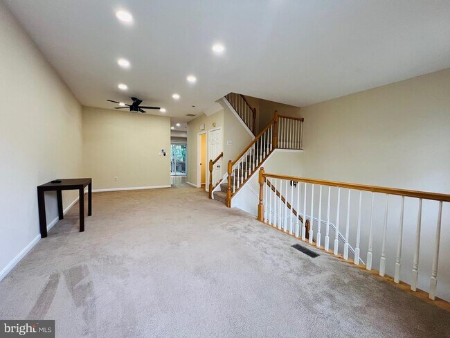 Building Photo - 6107 Asher Ct