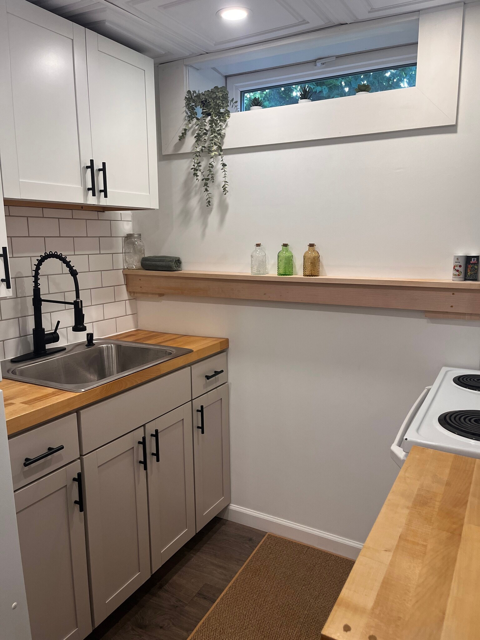 Building Photo - 266 Malletts Bay Ave