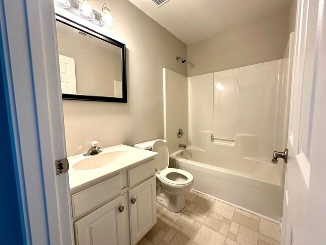 Building Photo - 2008 Chinabrook Ct