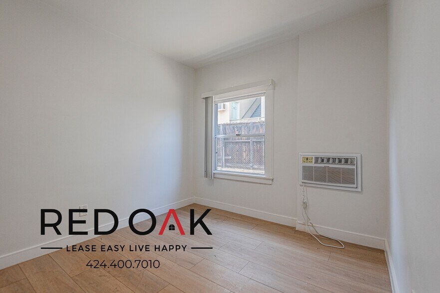 Building Photo - 1918 Grace Ave