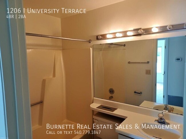 Building Photo - 1206 University Terrace