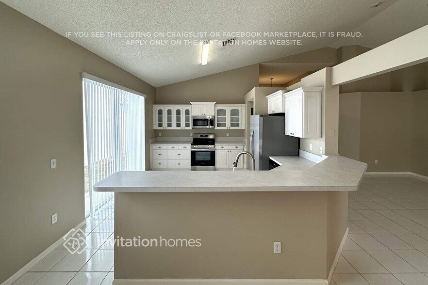 Building Photo - 7699 Thornlee Dr