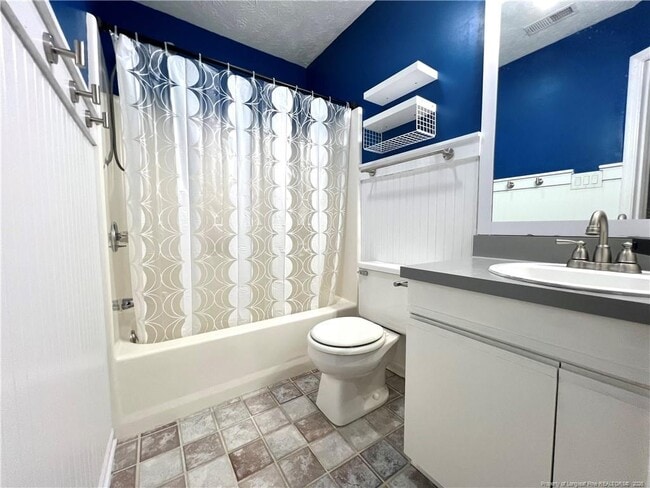 Building Photo - 2105 Wexford Oaks Ct