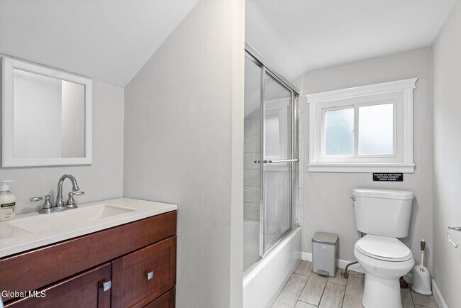 Building Photo - 4 Congress Ave