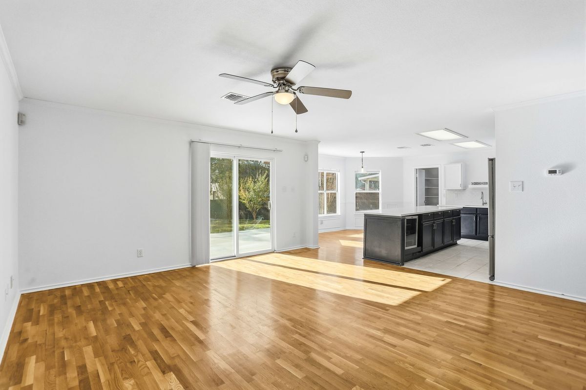 Building Photo - 522 Ashley