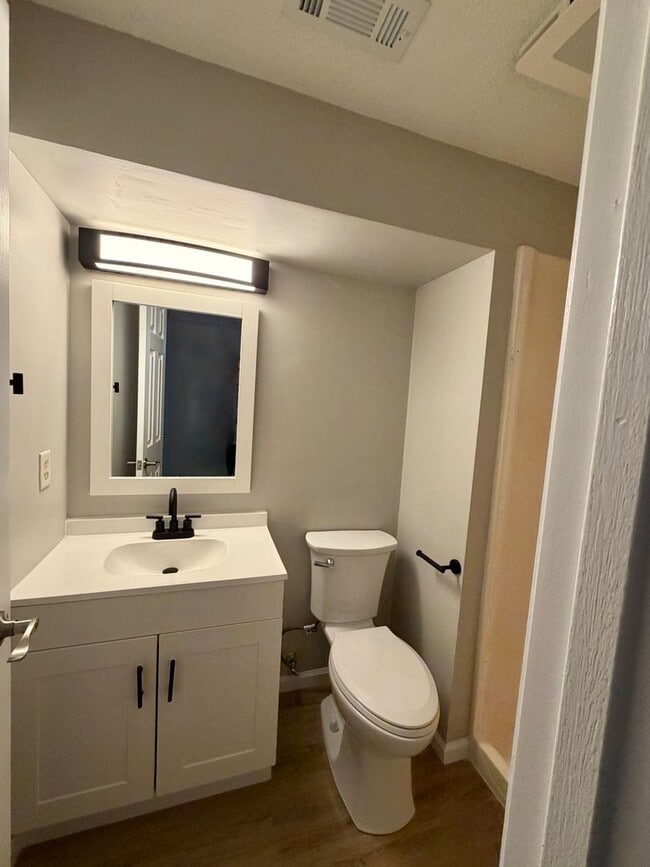 Building Photo - 1835 S Stacey St