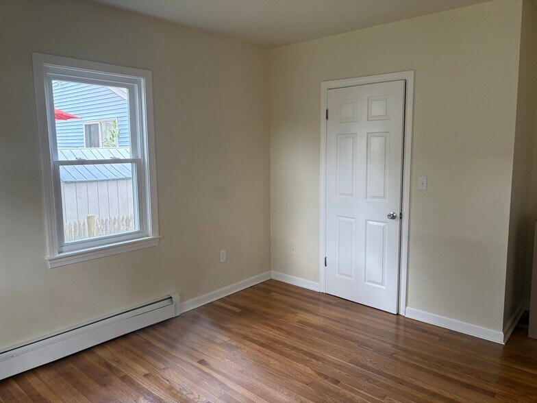 Bedroom 3 - 137 Worcester Ave