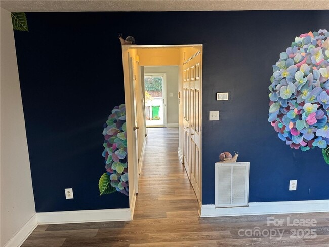 Building Photo - 1201 Scaleybark Rd