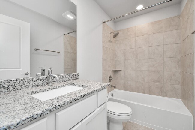 Building Photo - 1218 Raburn Run Ln
