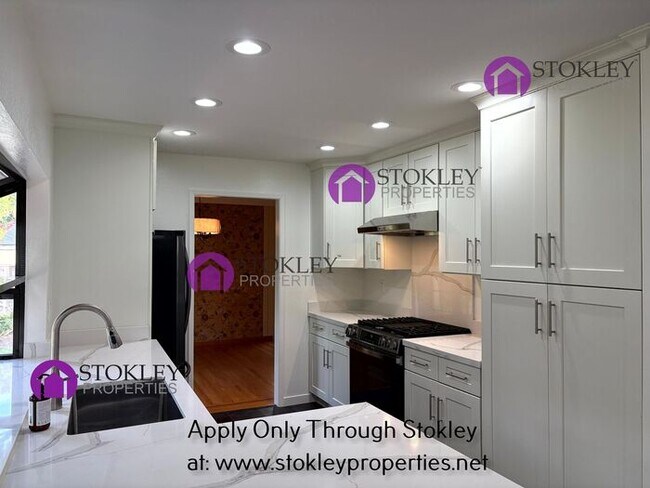 Building Photo - 2510 Biscay Way