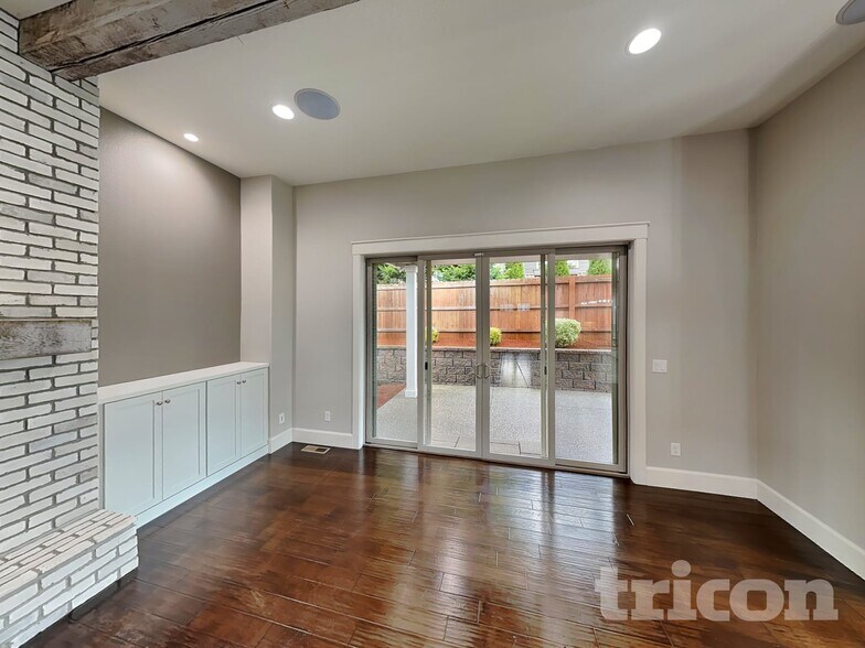 Building Photo - 2604 NE 175th St