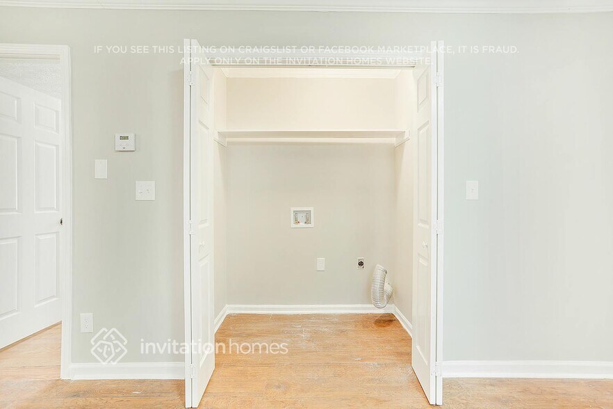 Building Photo - 686 Thomasville Blvd SE