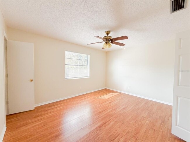 Building Photo - 2017 N Kelley Ave