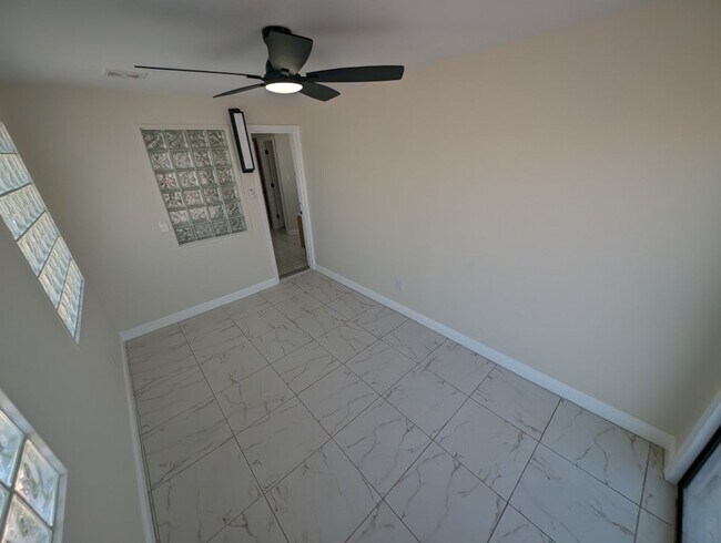 Building Photo - 3609 N Maverick St