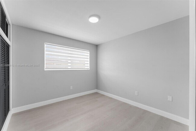 Building Photo - 4400 SW 89th Ave