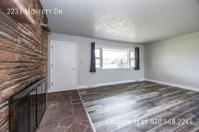 Building Photo - 2231 Moffett Dr