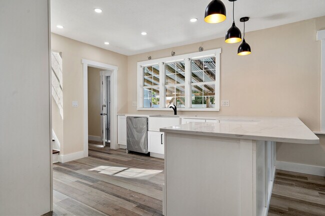 Building Photo - 3310 E Maritana Dr