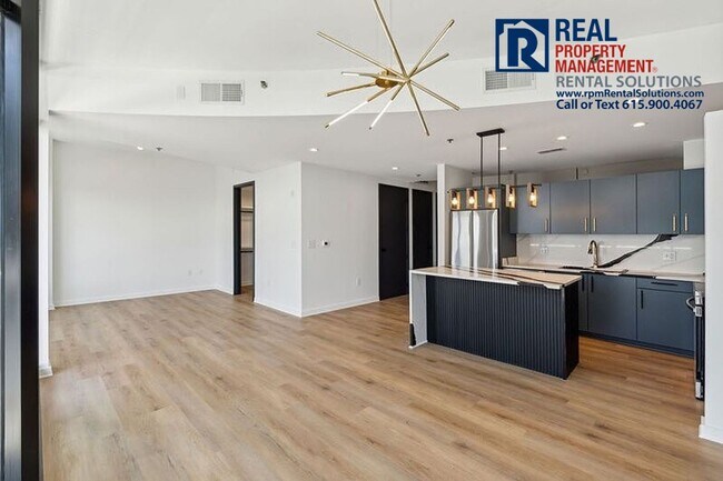 Building Photo - Modern, high-end condo in the ICON! So many amenities! Offering half off first months rent!