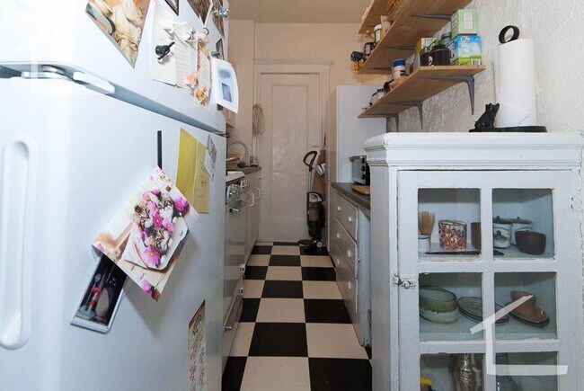 Building Photo - Very nice 2 Bed in Allston...