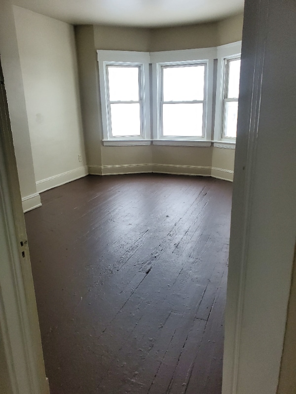 Building Photo - 1378 E 94th St