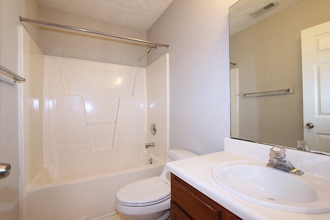 Building Photo - Charming 3-Bedroom Home in Raleigh!