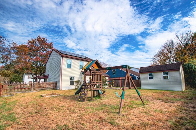 Building Photo - Salem Lakes, Virginia Beach