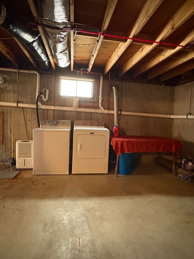 Building Photo - New to the rental market, charming 2 bedroom single family home in Wilmington, MA