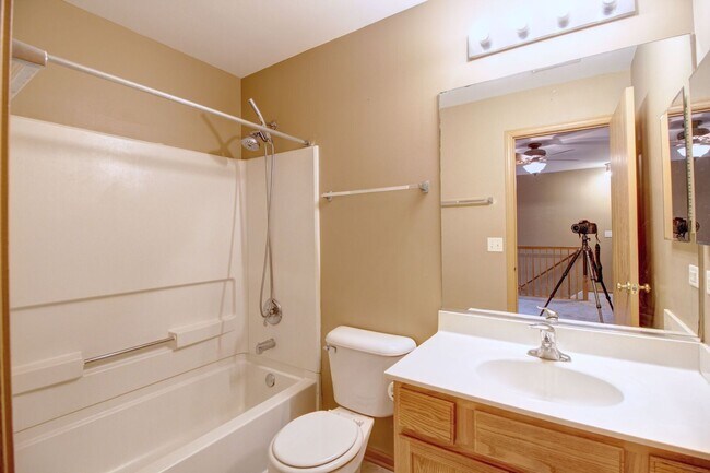 Building Photo - 17652 S Alta Dr