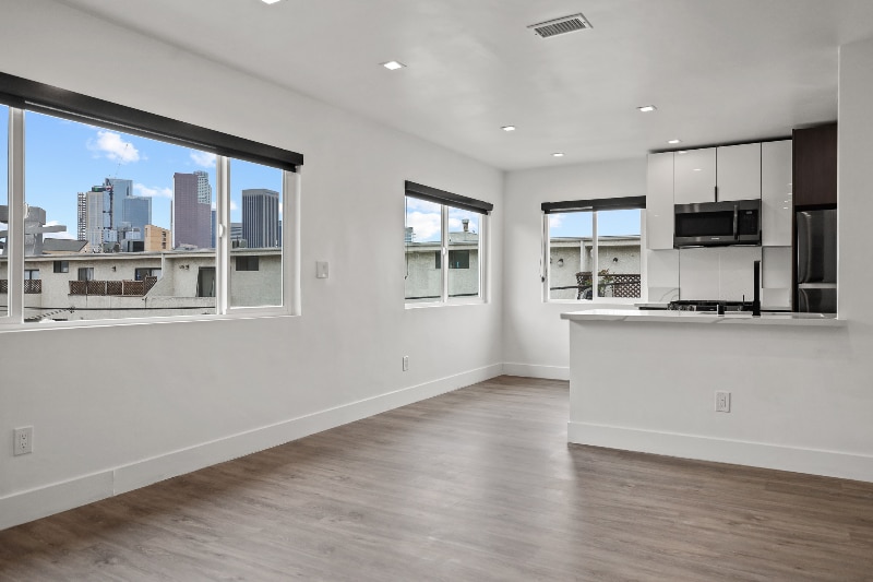 Building Photo - 701 N Hill Pl