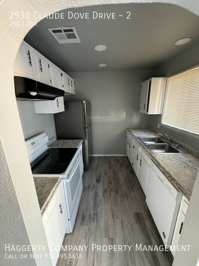 Building Photo - 2930 Claude Dove Dr