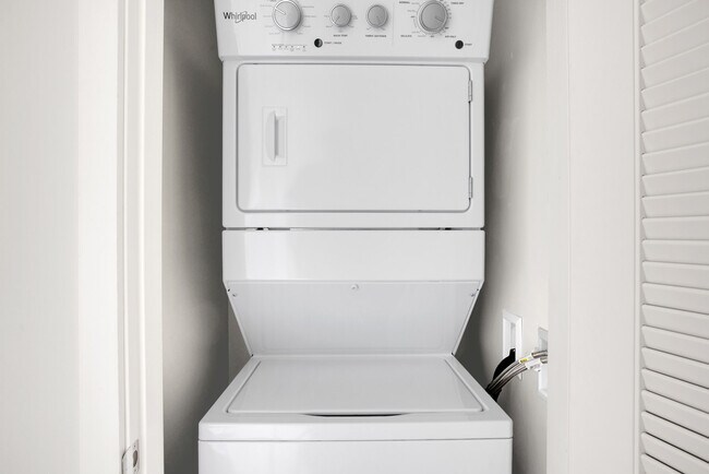 Building Photo - 3688 Washington St