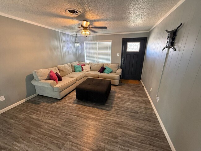 Building Photo - PRE LEASING for fall 2026! 4/2 by LCU!