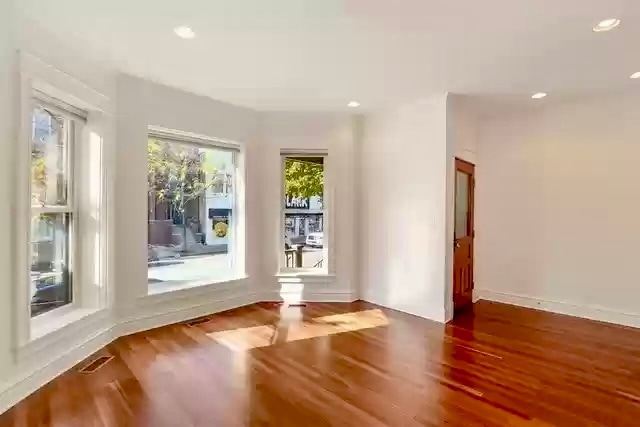 Living Room - 3831 N Clark St