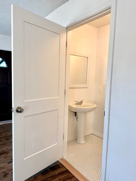 Building Photo - 7220 1st Ave N