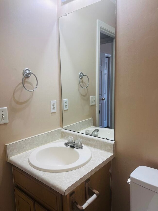 Building Photo - 149 High Point Dr