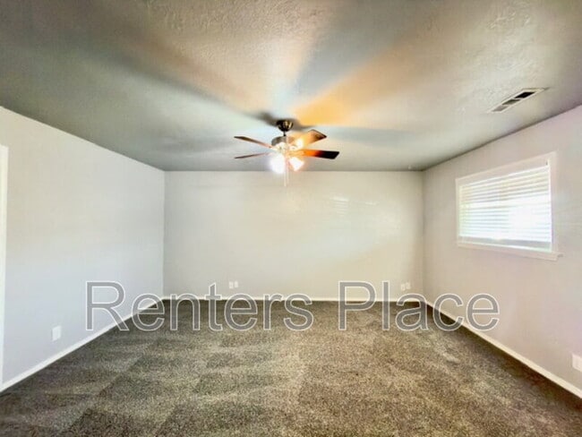 Building Photo - 15351 W Hwy 66