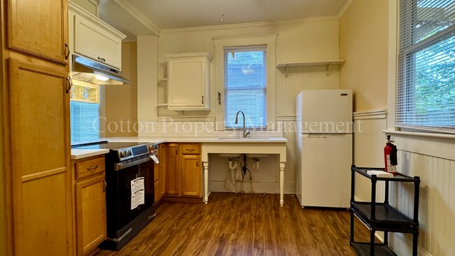 Building Photo - 315 S 15th St