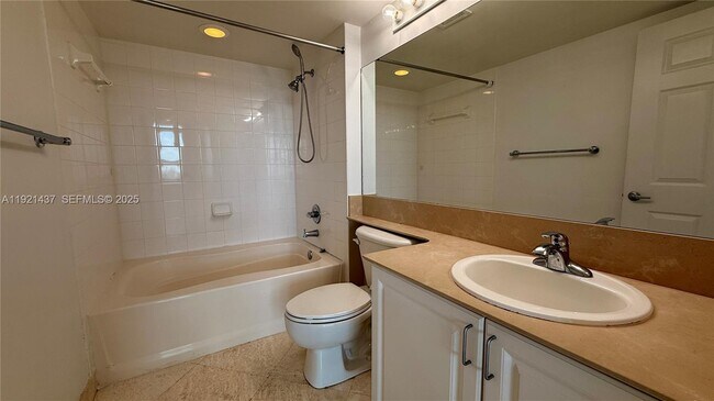 Building Photo - 1155 Brickell Bay Dr